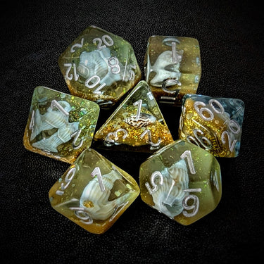 Shell in Clear & Gold Resin - 7pcs RPG Full Dice Set